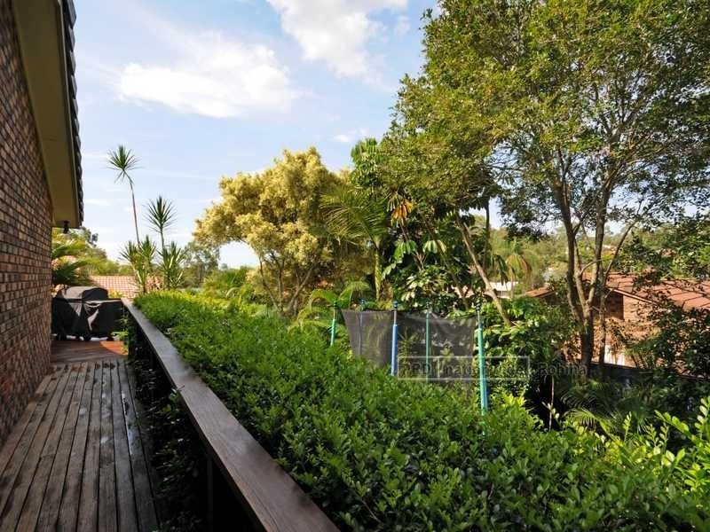 27 Hindmarsh Court, Robina QLD 4226