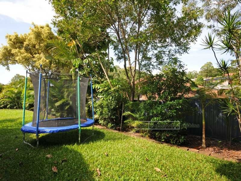 27 Hindmarsh Court, Robina QLD 4226