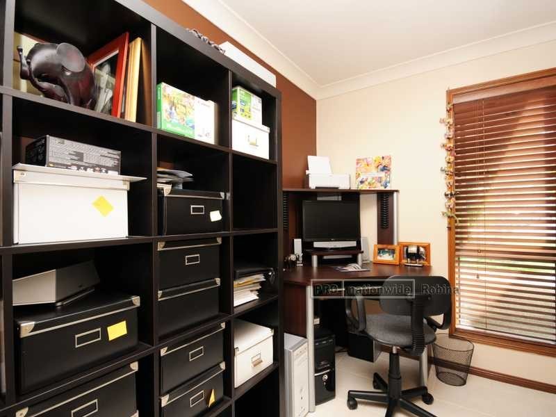 27 Hindmarsh Court, Robina QLD 4226