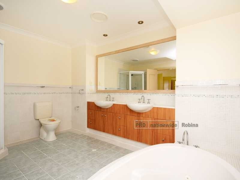 74 Concord Circuit, Robina QLD 4226