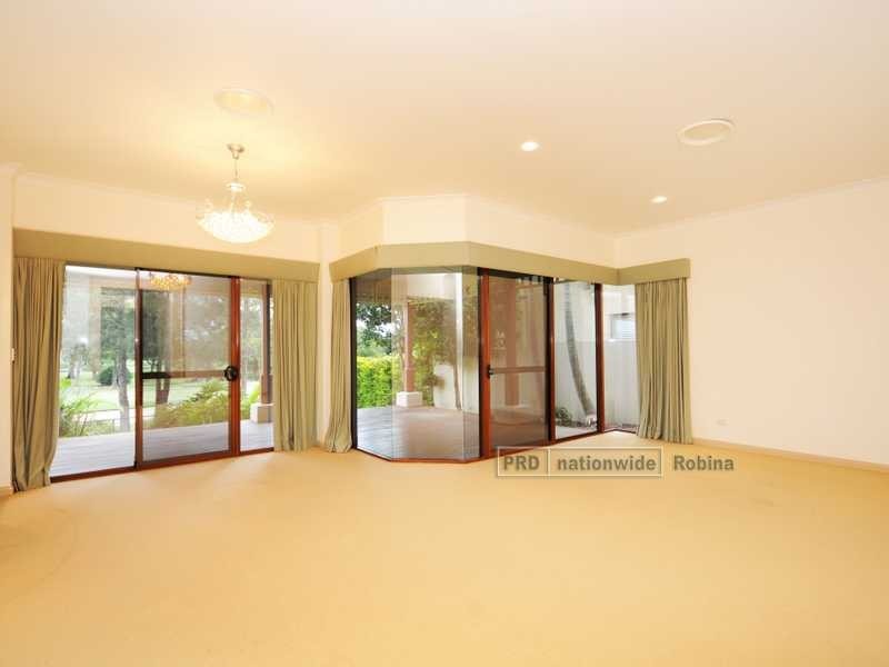 74 Concord Circuit, Robina QLD 4226