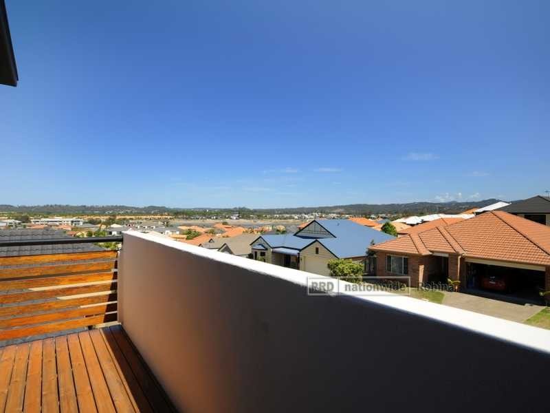 15 Duxton Drive, Varsity Lakes QLD 4227