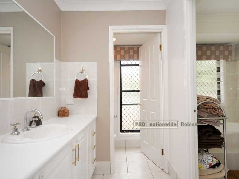 16 Wollemi Court, Reedy Creek QLD 4227