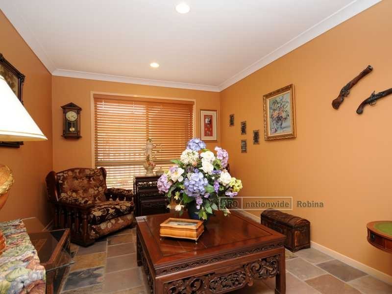 23 Wiltshire Drive, Mudgeeraba QLD 4213