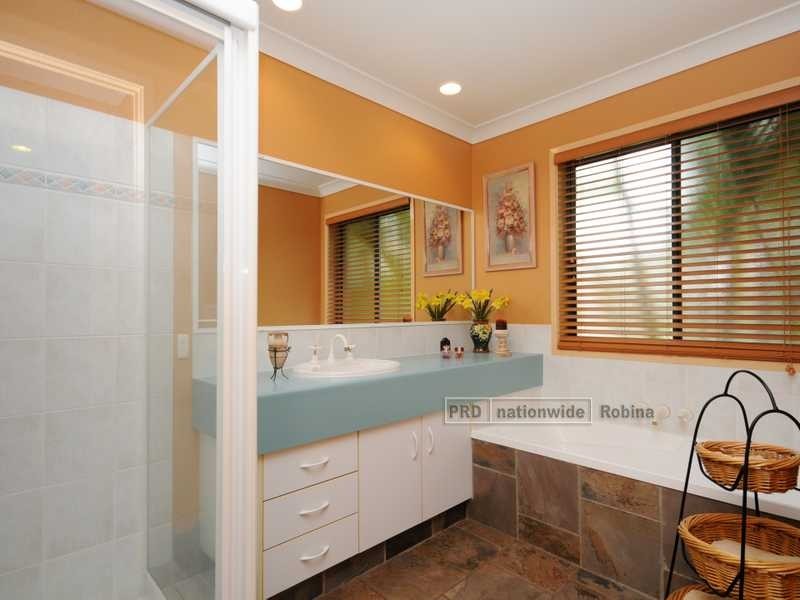 23 Wiltshire Drive, Mudgeeraba QLD 4213