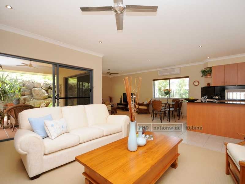 Unit 2/9 Kodiak Drive, Varsity Lakes QLD 4227