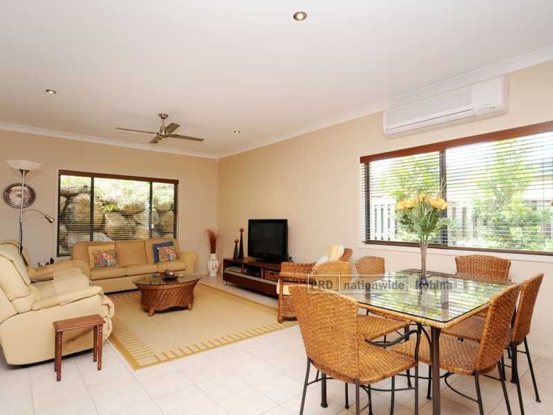 Unit 2/9 Kodiak Drive, Varsity Lakes QLD 4227