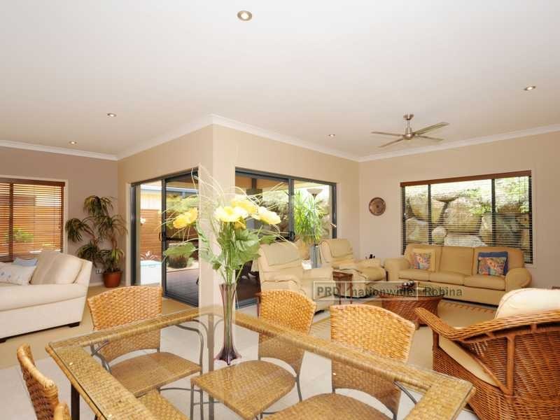 Unit 2/9 Kodiak Drive, Varsity Lakes QLD 4227