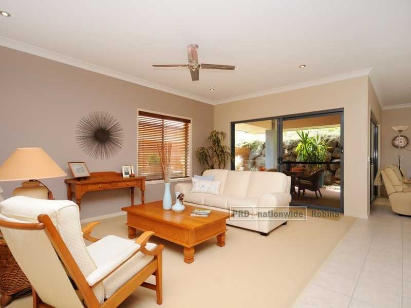 Unit 2/9 Kodiak Drive, Varsity Lakes QLD 4227