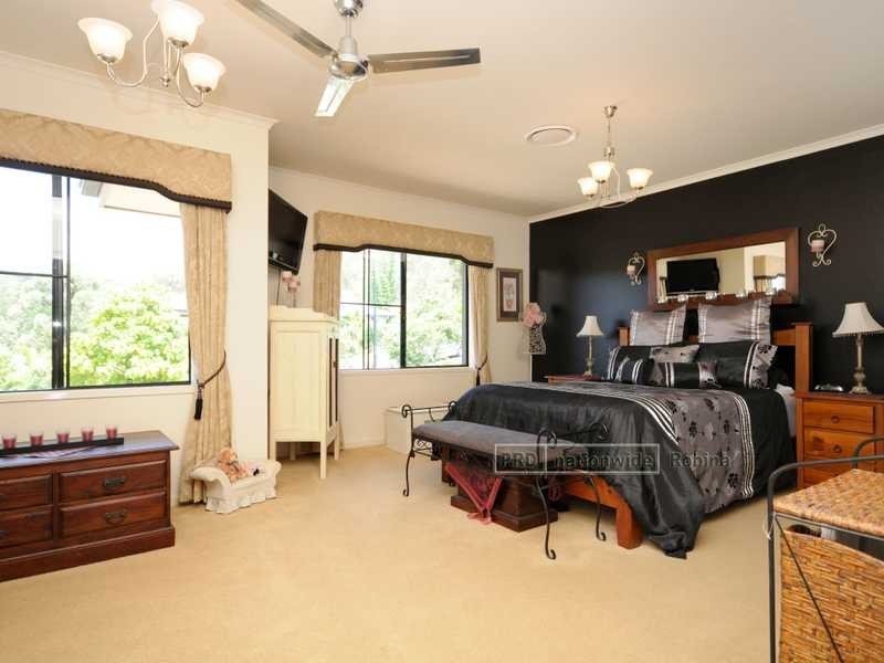 17 Observatory Drive, Reedy Creek QLD 4227