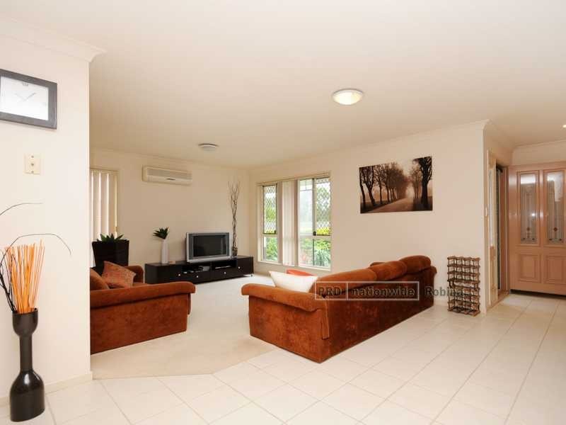 4 Madeline Street, Mudgeeraba QLD 4213