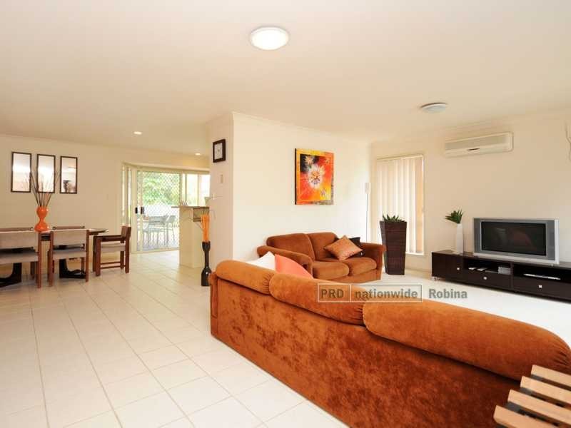 4 Madeline Street, Mudgeeraba QLD 4213