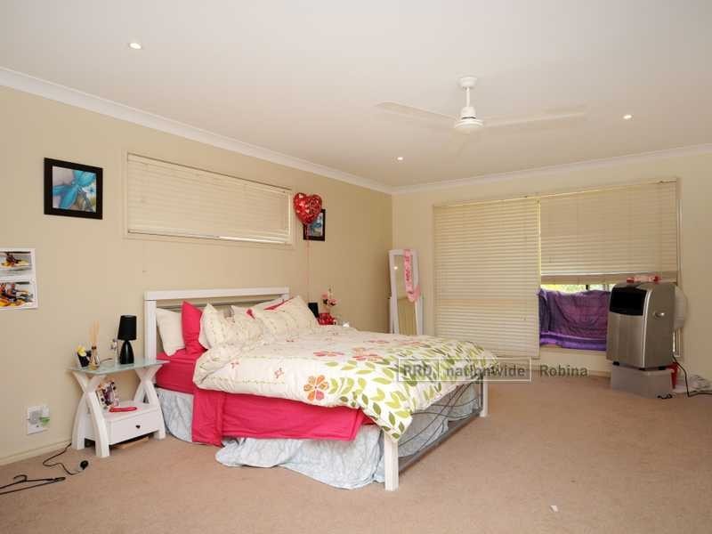 18 Royal Woods Drive, Robina QLD 4226
