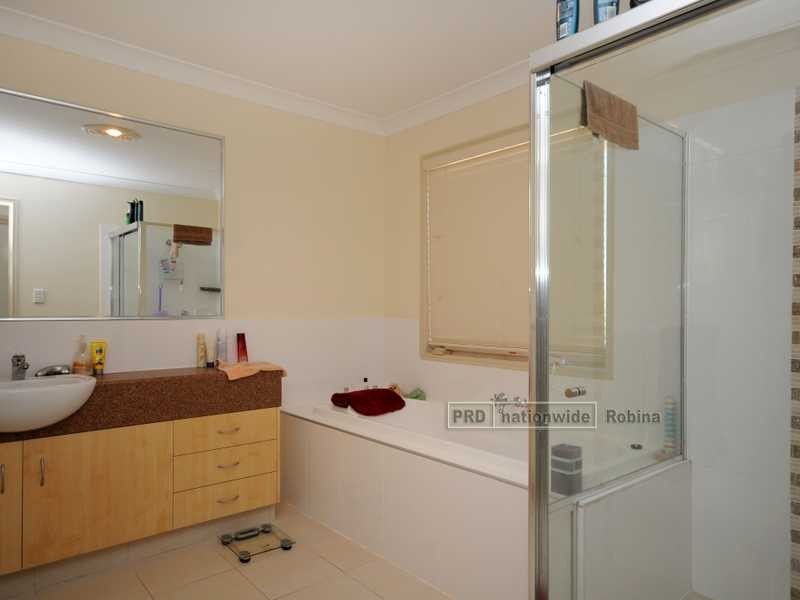 18 Royal Woods Drive, Robina QLD 4226