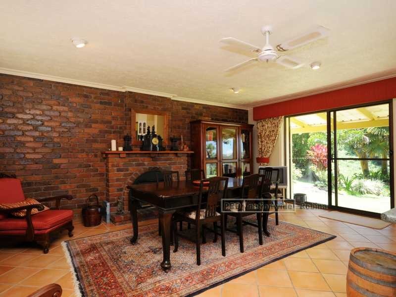 43 Plaza Street, Tallebudgera QLD 4228