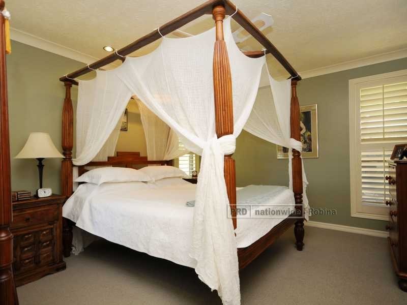 43 Plaza Street, Tallebudgera QLD 4228