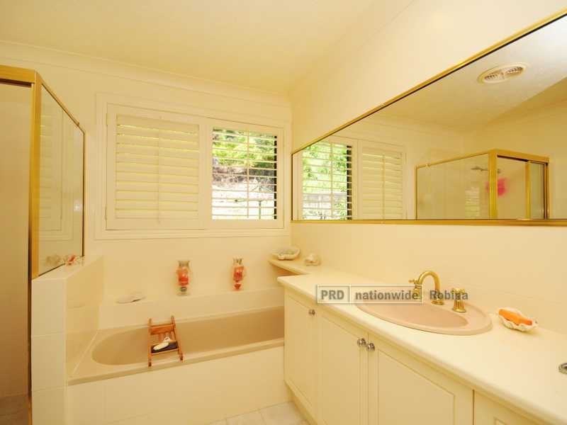 43 Plaza Street, Tallebudgera QLD 4228