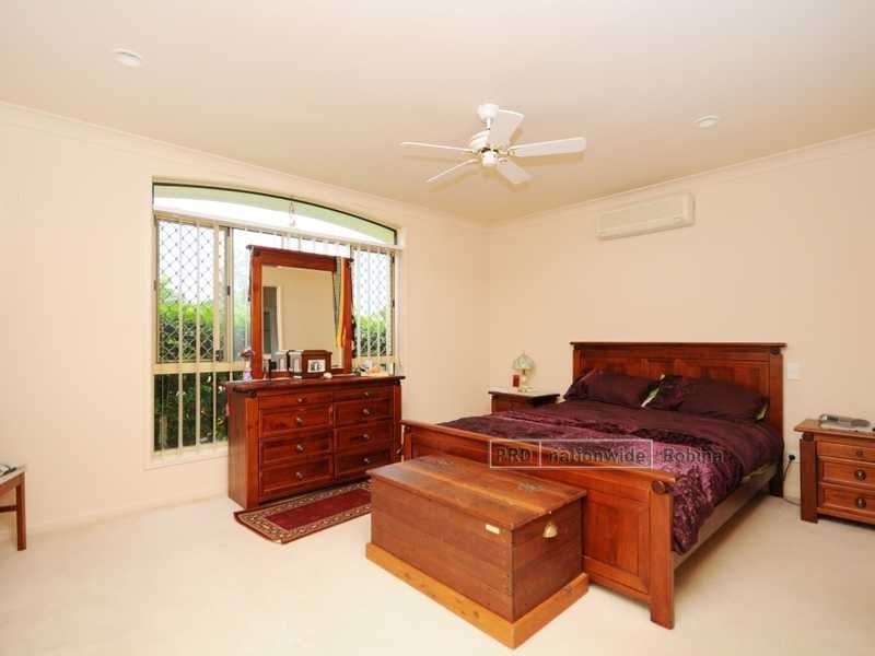 8 Ellis Drive, Mudgeeraba QLD 4213