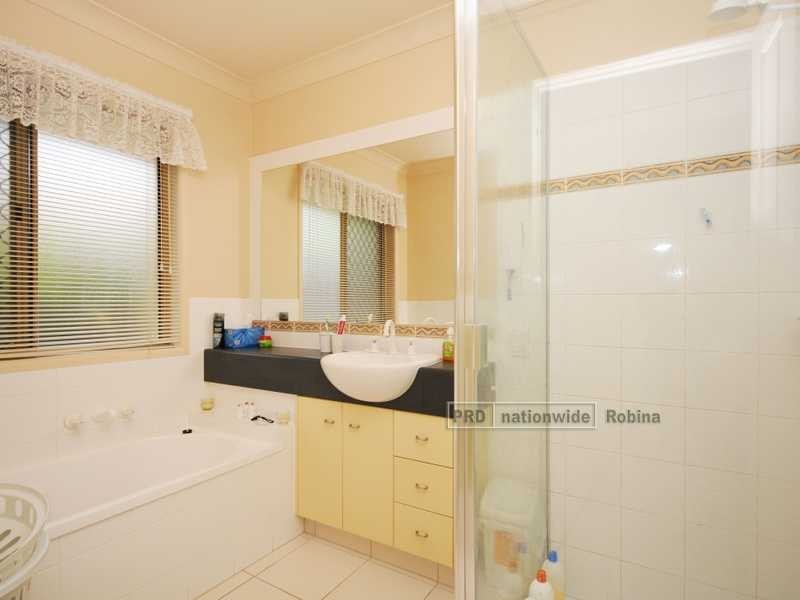 8 Ellis Drive, Mudgeeraba QLD 4213