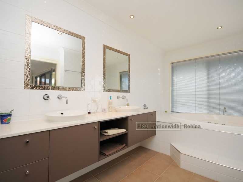 27 Royal Links Drive, Robina QLD 4226