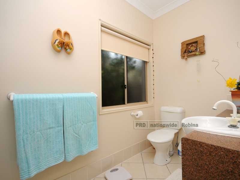 20 Imperia Crescent, Varsity Lakes QLD 4227