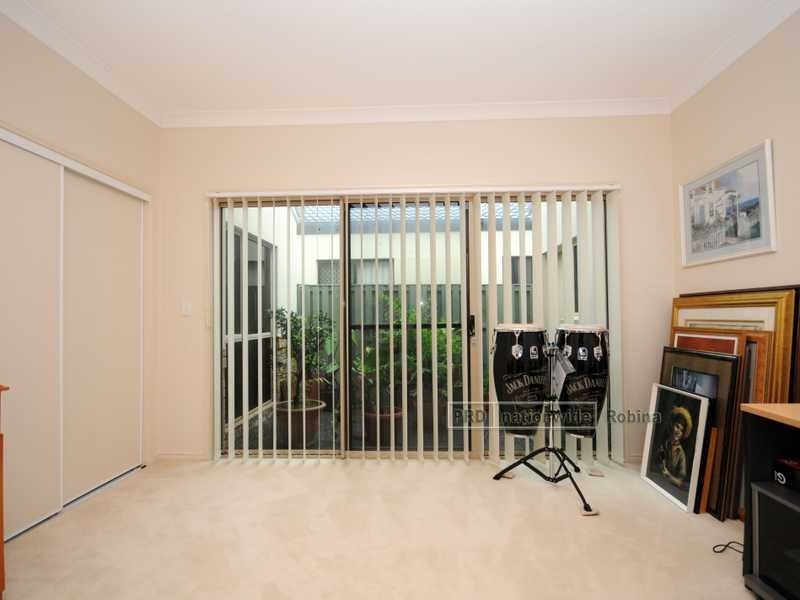 20 Imperia Crescent, Varsity Lakes QLD 4227