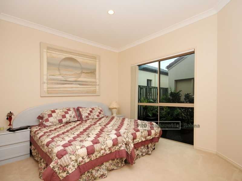 20 Imperia Crescent, Varsity Lakes QLD 4227