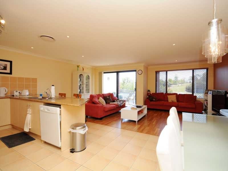 2/492 Christine Avenue, Robina QLD 4226