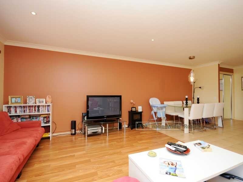 2/492 Christine Avenue, Robina QLD 4226
