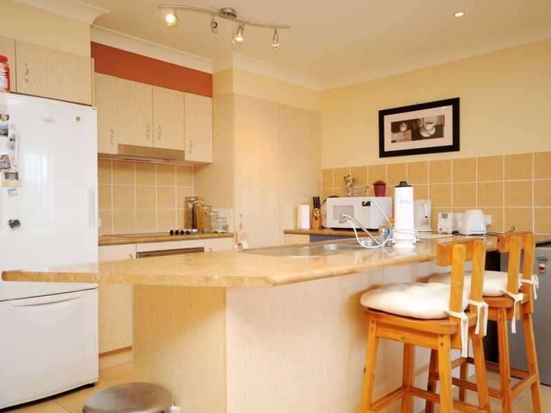 2/492 Christine Avenue, Robina QLD 4226