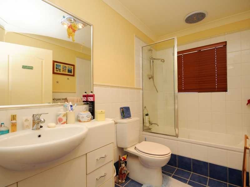 2/492 Christine Avenue, Robina QLD 4226