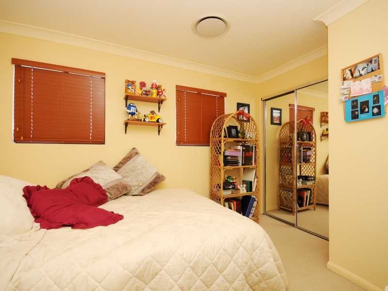 2/492 Christine Avenue, Robina QLD 4226