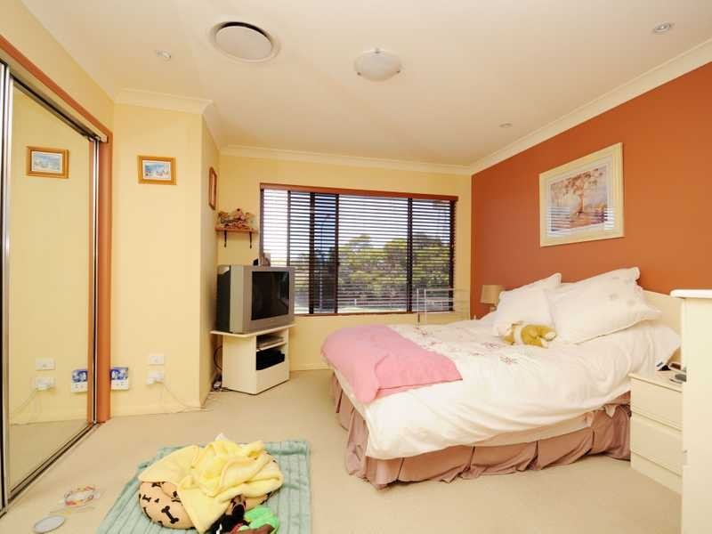 2/492 Christine Avenue, Robina QLD 4226