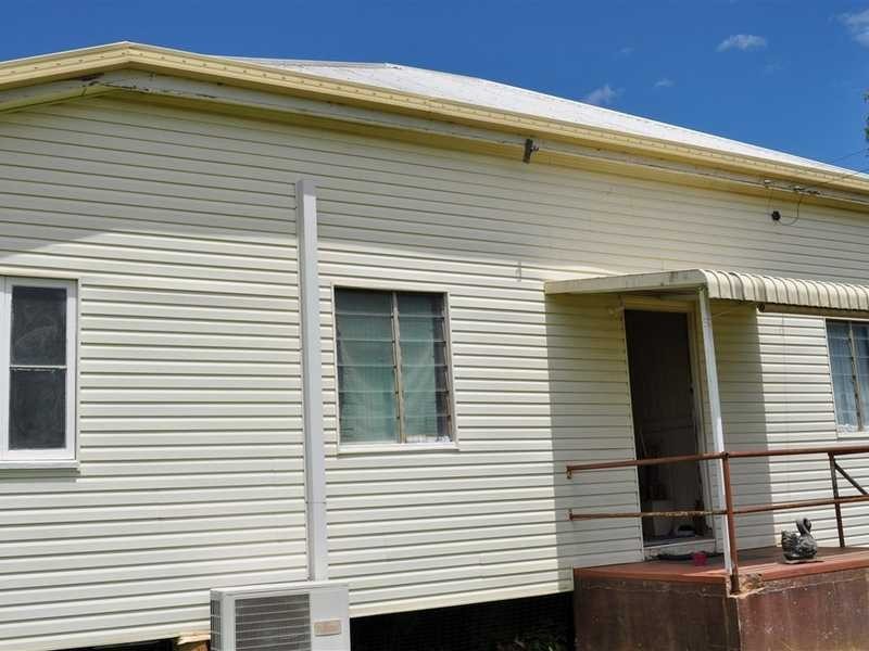 2 Bourke Street, Mareeba QLD 4880