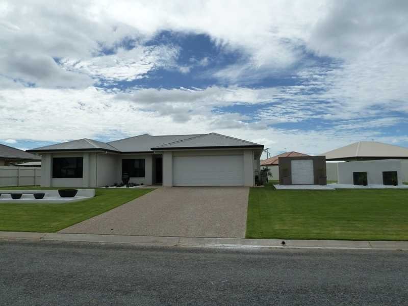 4 Maria Close, Mareeba QLD 4880