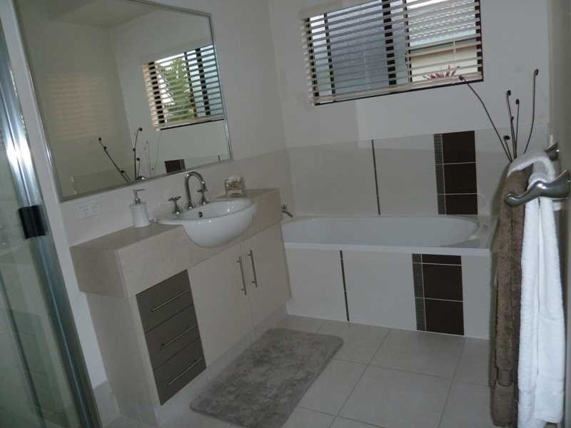 4 Maria Close, Mareeba QLD 4880