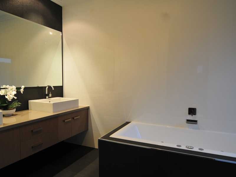 16 Michelina Close, Mareeba QLD 4880