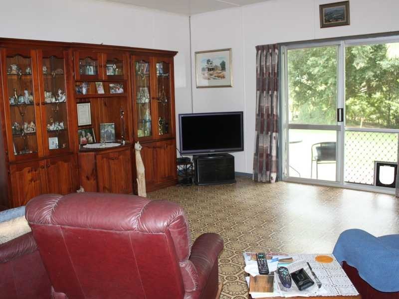 99 Leonardi Rd, Mareeba QLD 4880