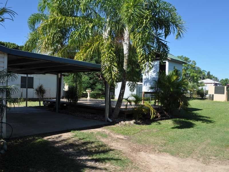 18 Robins Street, Mareeba QLD 4880