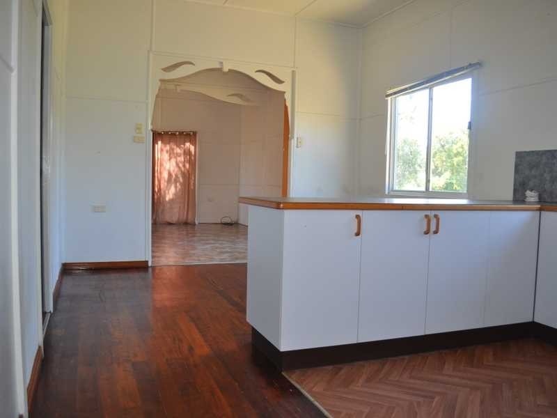 18 Robins Street, Mareeba QLD 4880