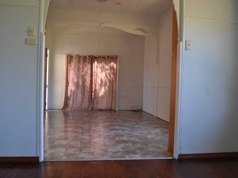 18 Robins Street, Mareeba QLD 4880