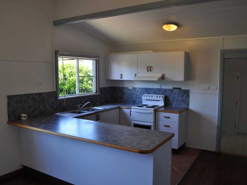 18 Robins Street, Mareeba QLD 4880