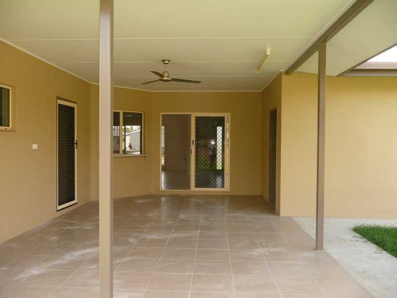 21 River Drive, Mareeba QLD 4880