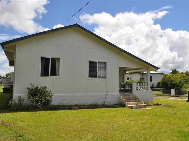 22 Petersen Street, Mareeba QLD 4880