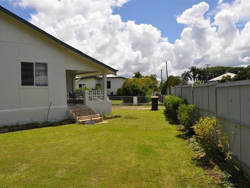 22 Petersen Street, Mareeba QLD 4880