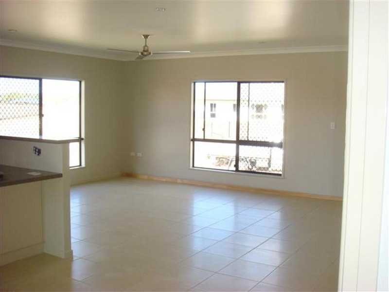 32 Amaroo Drive, Mareeba QLD 4880