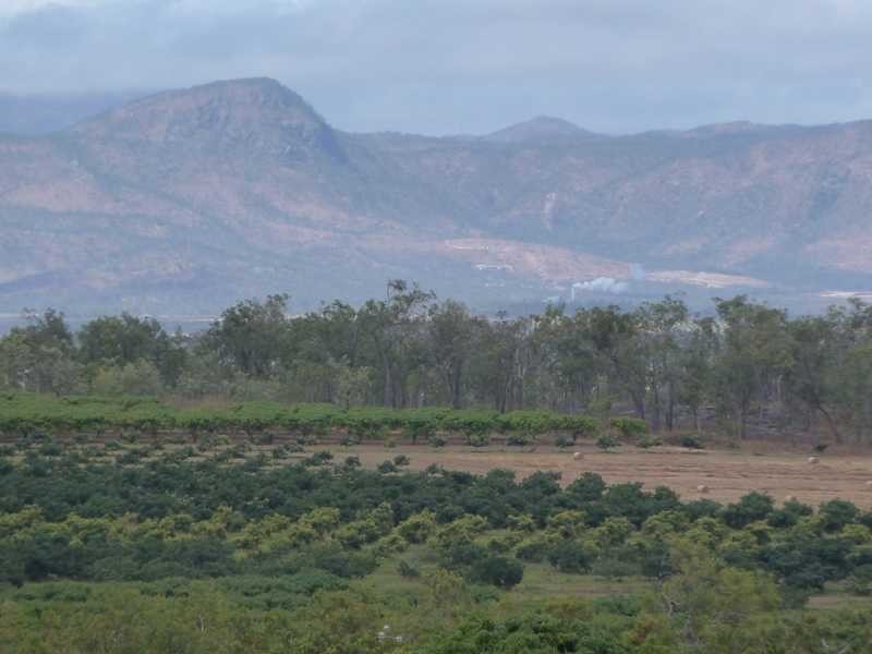 72 Mcbean Rd, Mareeba QLD 4880