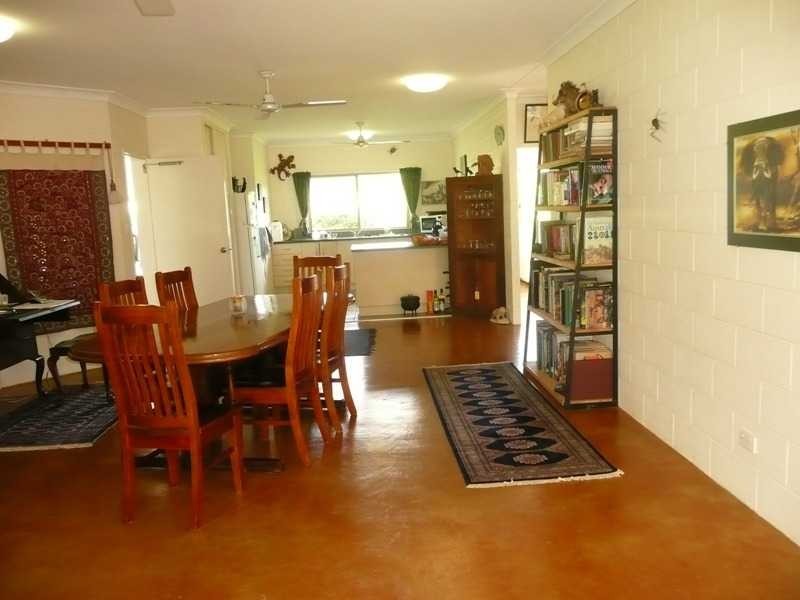 15 Oaky Valley Rd, Mareeba QLD 4880