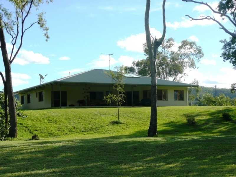 15 Oaky Valley Rd, Mareeba QLD 4880