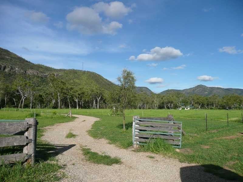 15 Oaky Valley Rd, Mareeba QLD 4880